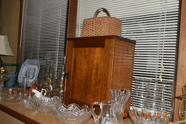 Country Corner Antiques