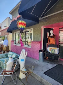Flamingos Divine Vintage (Check Website for Hours)