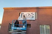 Teeks Antiques and Collectibles