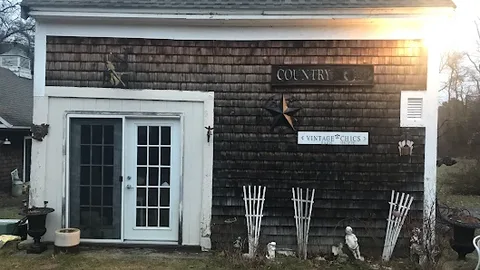 Vintage Chics Resale Barn Shoppe