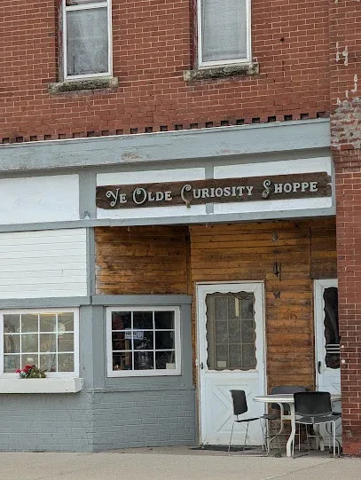 Ye Olde Curiosity Shoppe